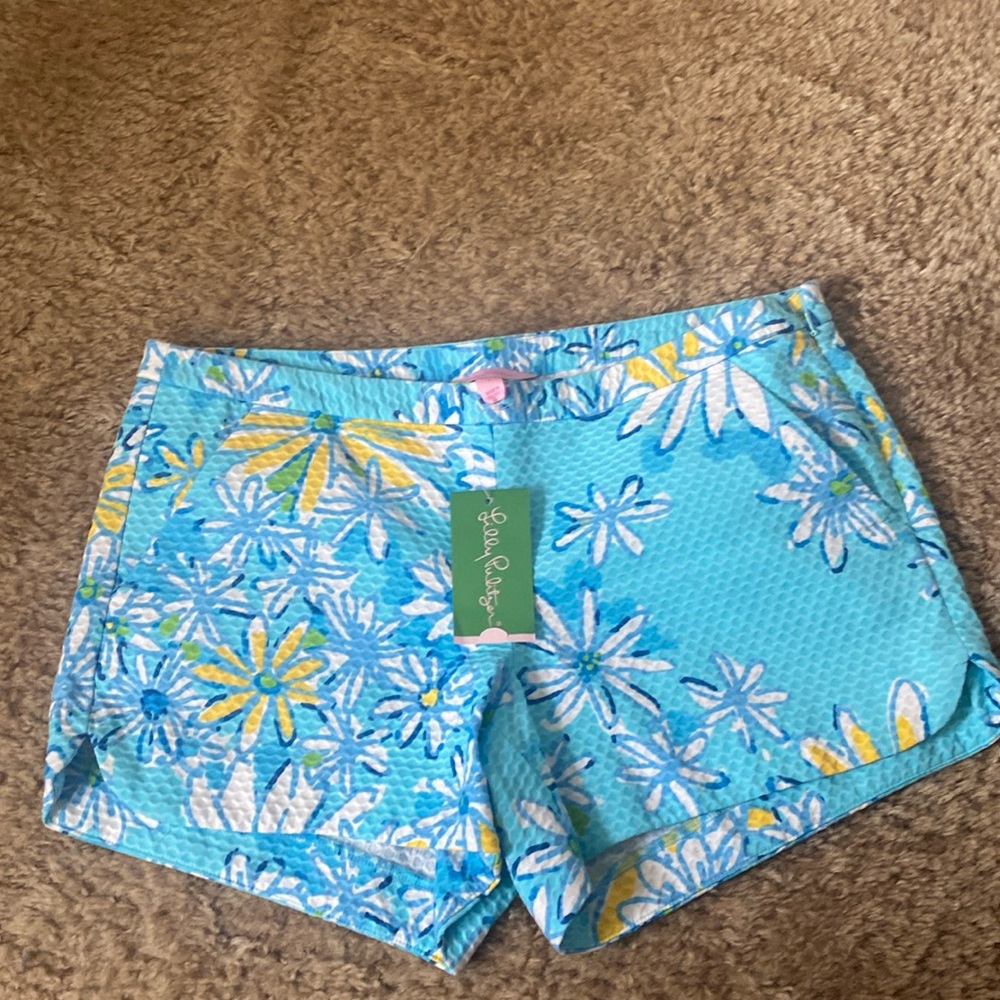 Lilly Pulitzer Ladies Shorts size 4 new with tags
